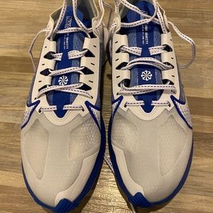 Nike Zoom Gravity white/blue size 9 (Brand New)